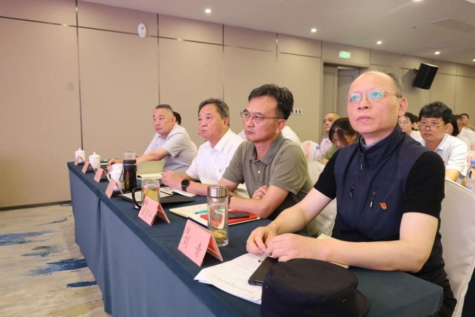 C:/Users/admin/Desktop/凝心聚力謀發(fā)展 同心奮斗譜新篇——南京市公安局國資辦黨總支、南京市保安服務(wù)有限公司黨支部聯(lián)合舉辦專題黨課/3.jpg3